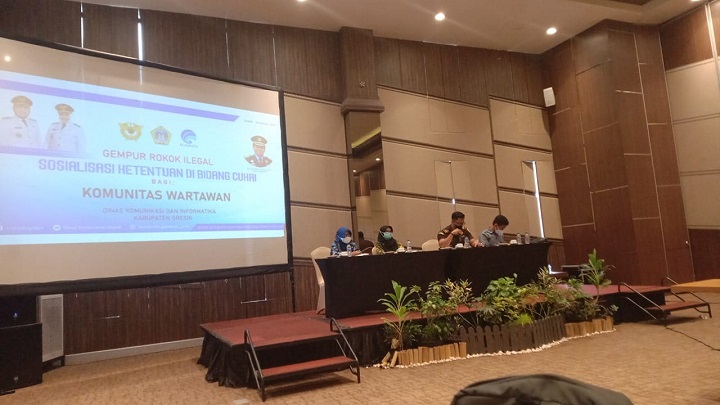 Suasana sosialisasi di bidang cukai yang digelar Diskominfo Gresik bersama para jurnalis yang betugas di Gresik. SP/Grs