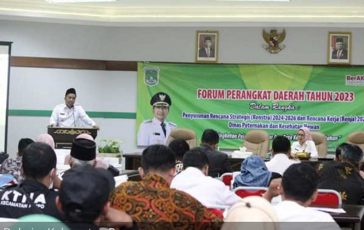 Wabup Mujib Imron saat forum perangkat daerah tahun 2023