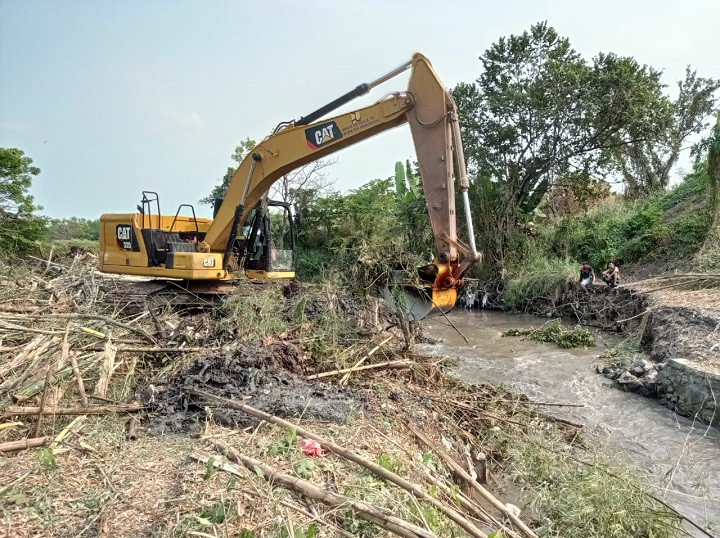 Normalisasi sungai di Pasuruan untuk mencegah banjir. SP/Akb