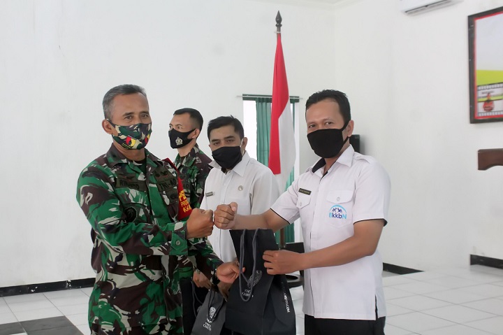 Penutupan Safari TNI KB Kesehatan Tahun 2020 di Aula Raden Wijaya Kodim 0821 Lumajang, Rabu (14/10/2020). SP/Lim