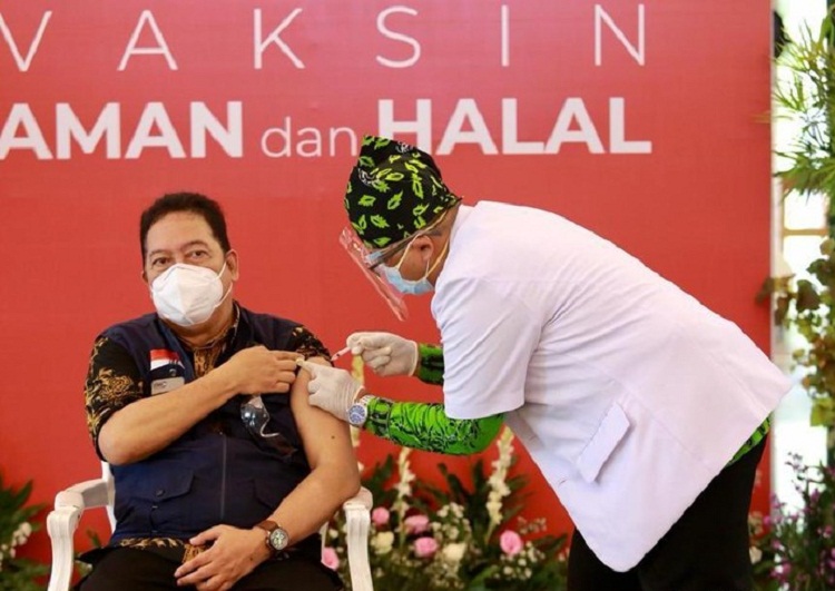 Salah satu Nakes di Banywuangi yang sudah divaksinasi. SP/ DECOM 