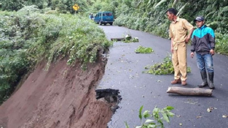 Akses jalan menuju Gunung Bromo yang pernah longsor. SP/ JN