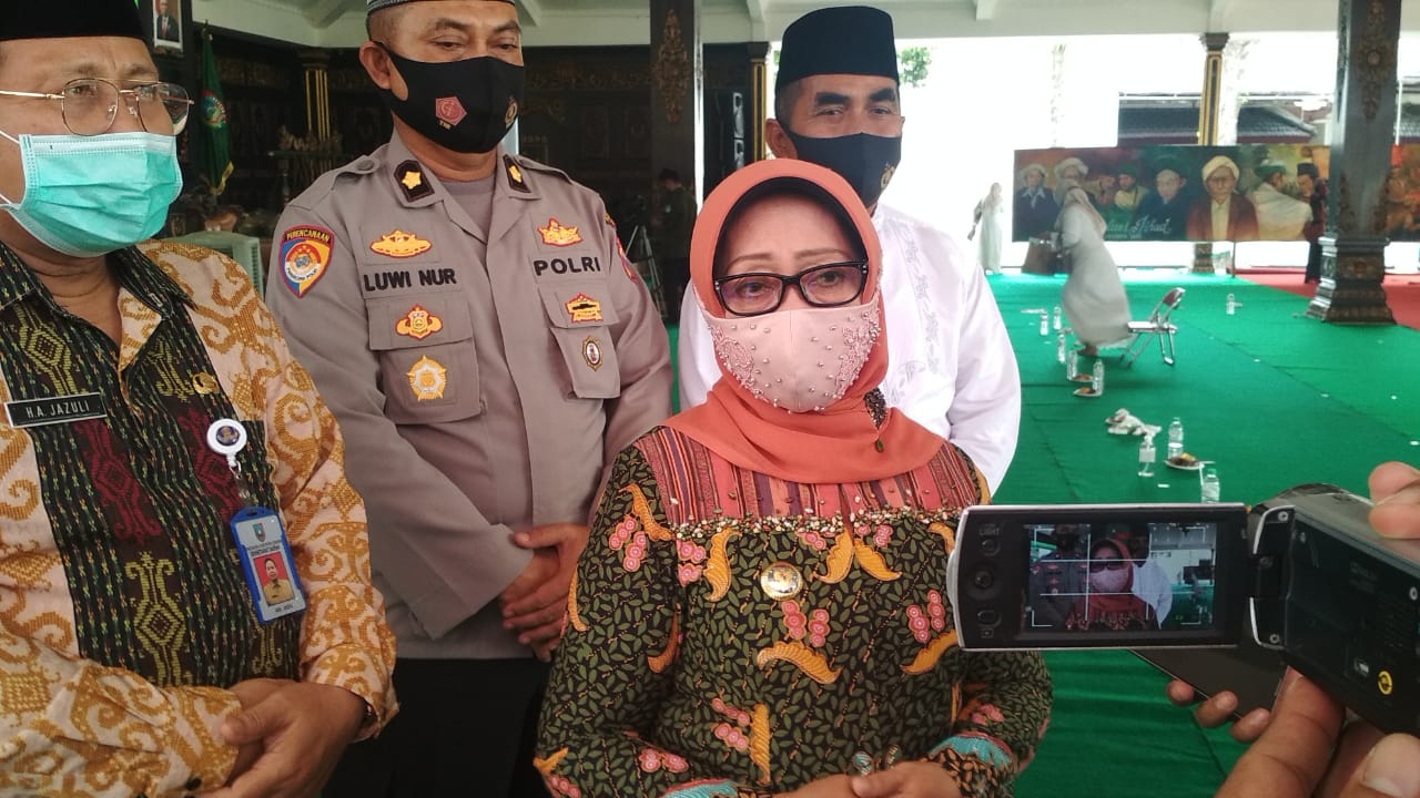 Bupati Jombang Hj Mundjidah Wahab sebelum terpapar Covid-19. SP/ M. Yusuf
