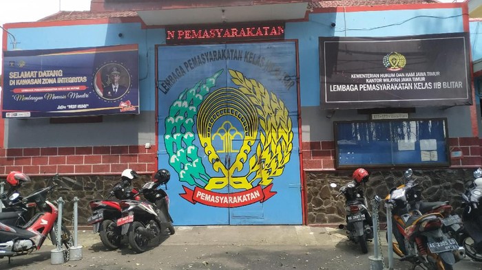 Suasana di depan Lapas Klas II B Blitar. SP/ DECOM