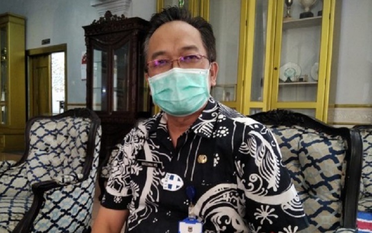 Kepala Dinas PU SDA Kabupaten Malang Avicenna Medisica Sani Putera saat menanggapi soal pembangunan SPAM di Malang Selatan. SP/ JT