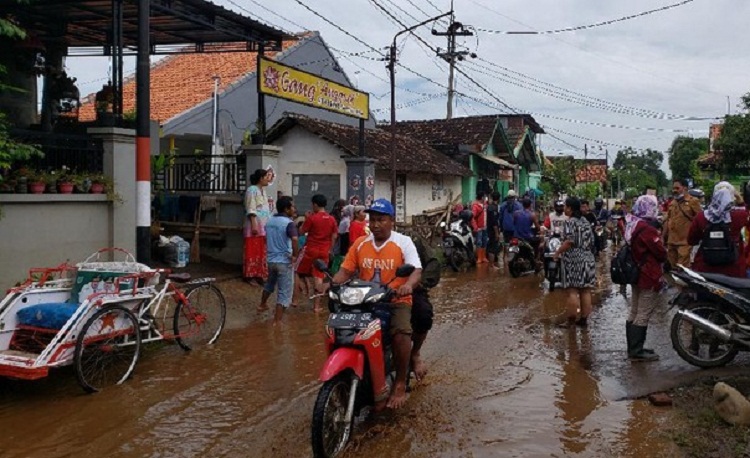 Banjir di Probolinggo yang sudah surut dijalanan. SP/ BPBD Probolinggo