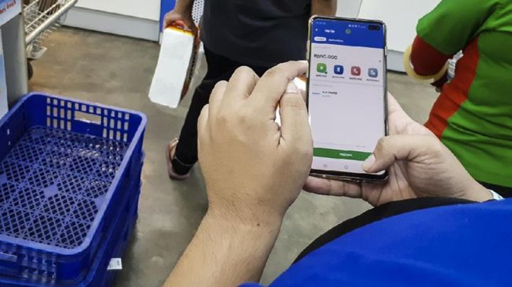 Ilustrasi pembayaran Paypal dengan Gopay. SP/GJK