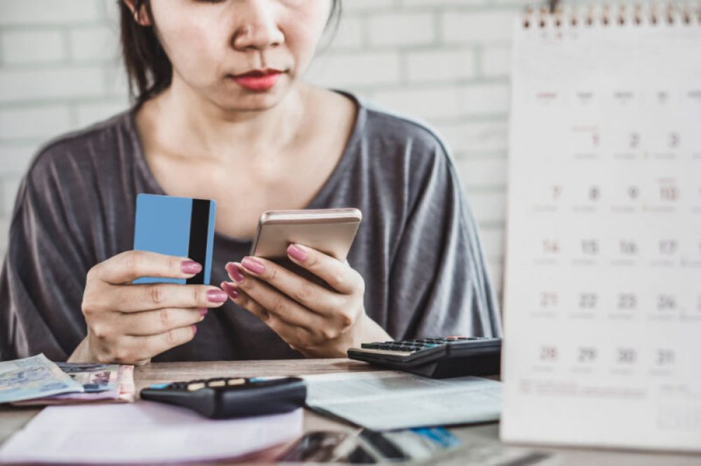 Ilustrasi pengajuan asuransi online. SP/FRP