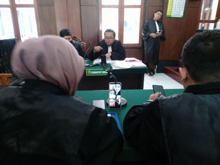 Sidang di Pengadilan Negeri Surabaya. SP/Budi Mulyono