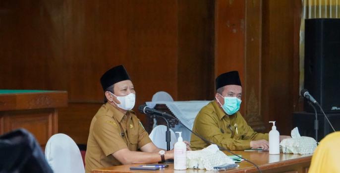 Bupati Irsyad Yusuf menginstruksikan kepada seluruh jajarannya untuk meningkatkan capaian vaksinasi. SP/Ris