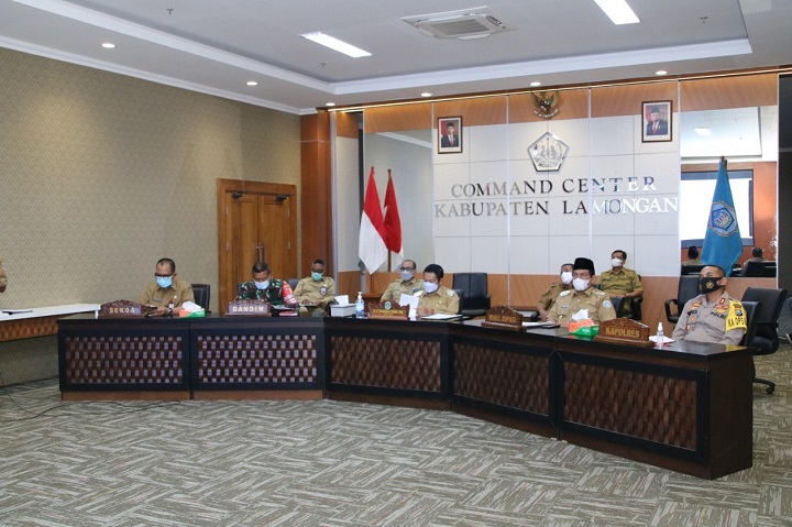 Bupati Yes saat Coffee Morning secara virtual dengan jajaran Muspika se-Kabupaten Lamongan. SP/MUHAJIRIN KASRUN