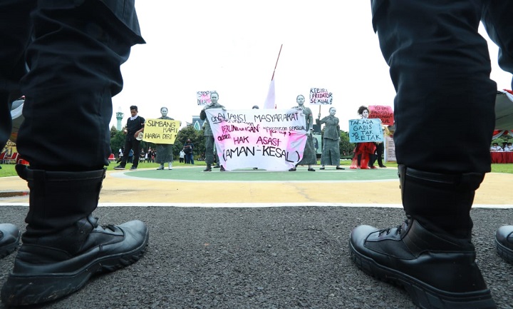 Lomba orasi yang digelar di lapangan Mapolda Jatim. SP/Her
