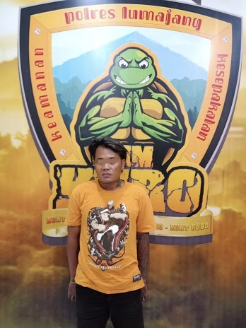 SES, pengedar narkoba jenis pil koplo saat diamankan. SP/Lim