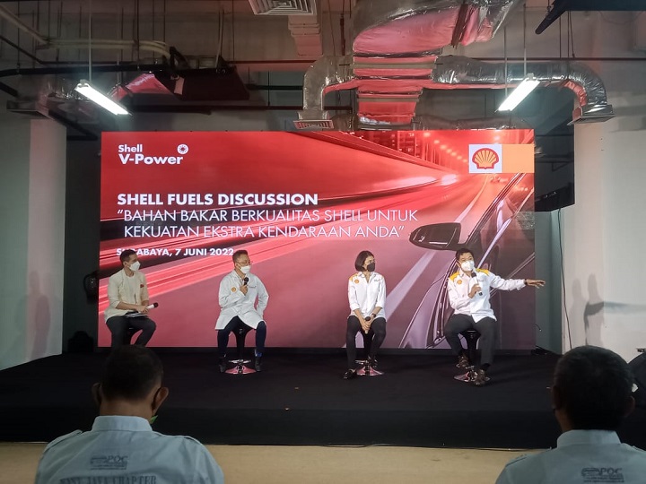 Shell menggelar  diskusi mengenai manfaat dan pengaruh bahan bakar minyak (BBM) berteknologi Shell bagi kendaraan bermotor, Selasa, (7/6/2022). 