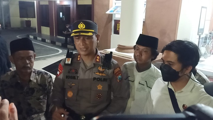 Petugas memberikan keterangan terkait penanganan telah sesuai dengan prosedur. SP/Her