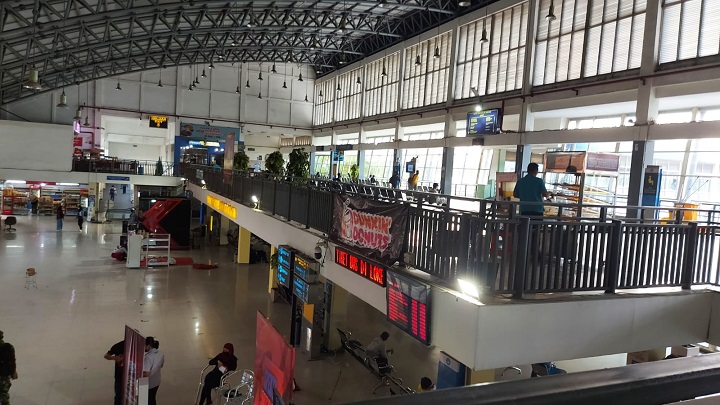 Suasana terminal purabaya saat arus mudik, Senin (25/4/2022). Sp/Aksara