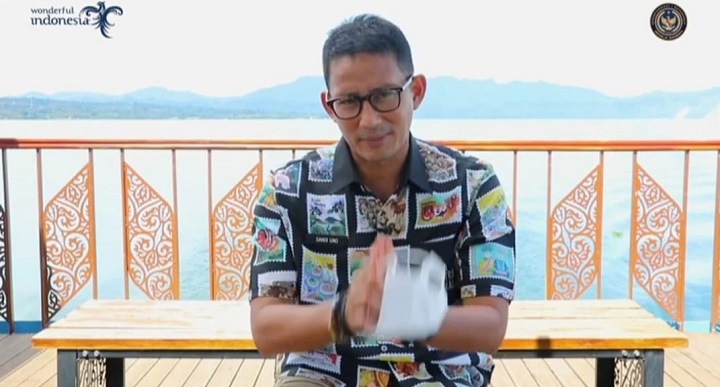Sandiaga Uno saat memberikan ucapan barakallahu fiumrik buat Gus Barra. SP/Dwy AS