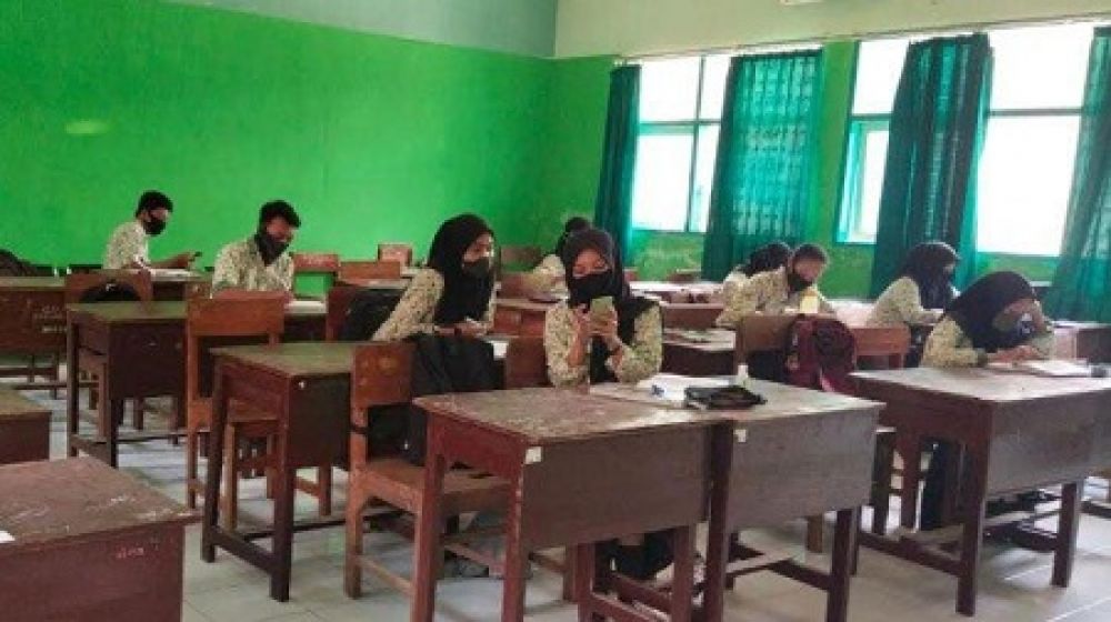 Kegiatan pembelajaran tatap muka di sekolah di Kota Kediri 