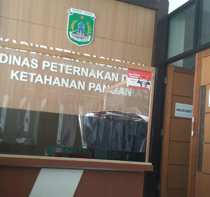 Kantor Dinas Peternakan dan Ketahanan Pangan kabupaten Pasuruan ditutup usai 2 pegawainya positif covid-19. SP/Her