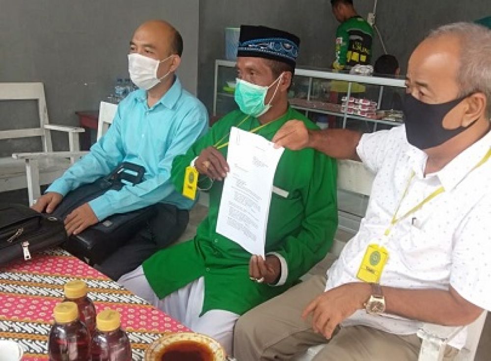 Kuasa hukum dan penggugat. SP/Lim