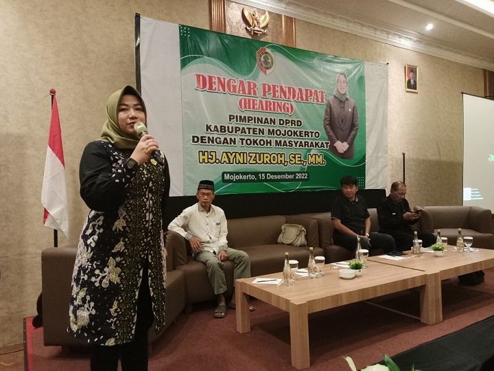 Ketua DPRD Kabupaten Mojokerto Aini Zuroh