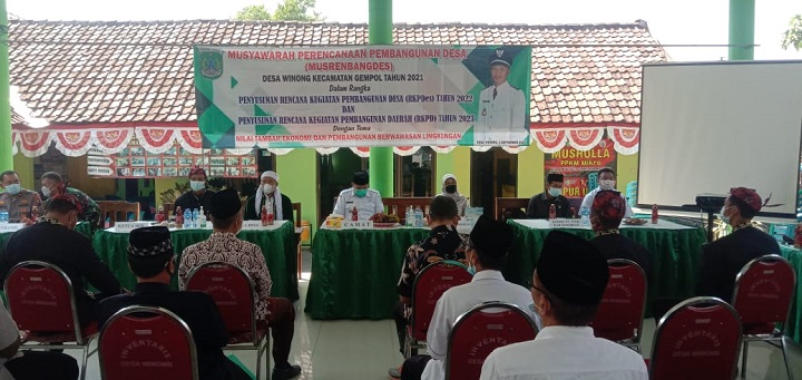 Suasana Musrembangdes Desa Winong Gempol Pasuruan. SP/Hikmah