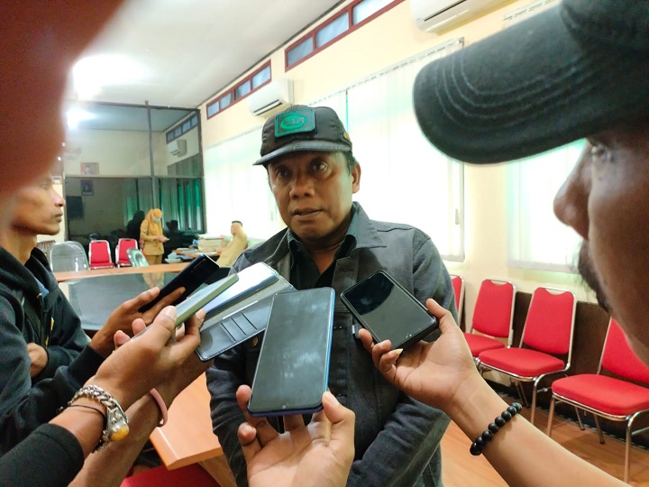 Salah satu tokoh desa morombuh (Abdurahman tohir) usai beraudiensi di Pemkab Bangkalan