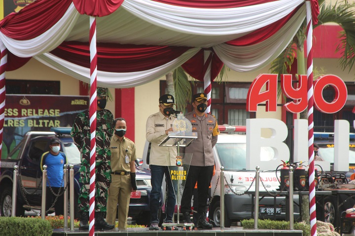Wabup Blitar saat membacakan sambutan. SP/Hadi Lestariono