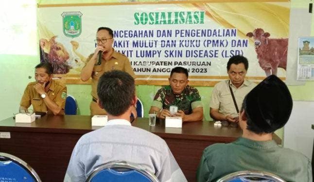 Dinas peternakan dan kesehatan hewan kabupaten Pasuruan saat sosialisasi penanggulangan PMK dan LSD