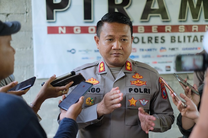 Kapolres Blitar Kota AKBP Argowiyono beri keterangan kepada wartawan. SP/Lestariono