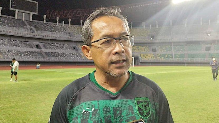 Pelatih Persebaya Aji Santoso.