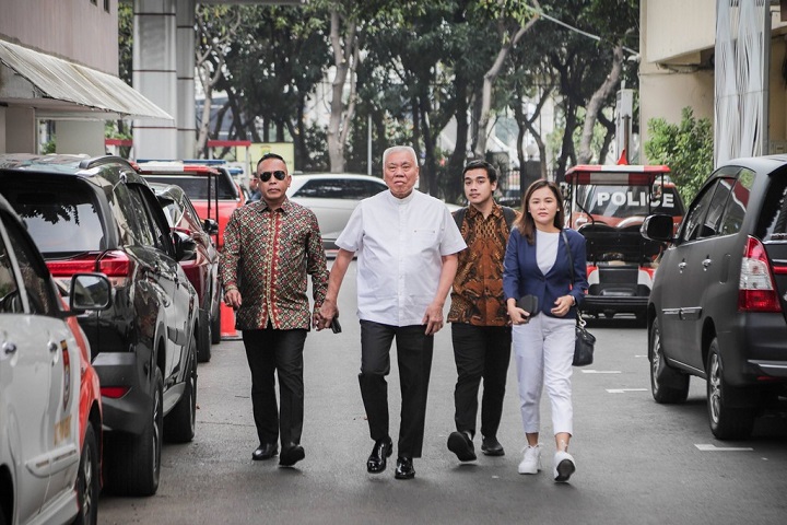 Alex Tirta yang didampingi tim kuasa hukumnya, saat mendatangi Ditreskrimsus Polda Metro Jaya, terkait dugaan pemerasan yang dilakukan Ketua KPK terhadap SYL.