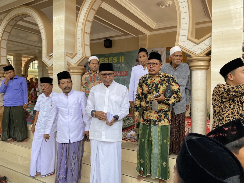Aliyadi Mustofa (tengah) dalam pelaksanaan Reses II tahun 2021 di Sampang, Madura (6/5/2021). 
