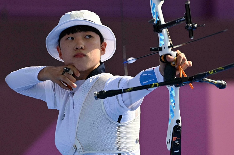 An San, pemanah asal Korea Selatan saat bertanding di Olimpiade Tokyo 2020. SP/ AFP