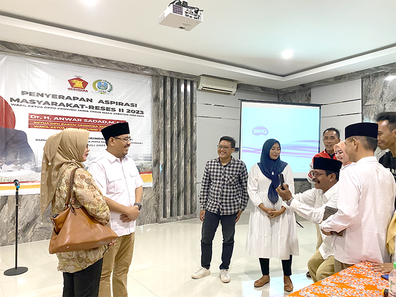 Wakil Ketua DPRD Jatim Anwar Sadad saat melakukan reses di Kota Probolinggo, Kamis 13/7/2023. (foto: SP/riko)