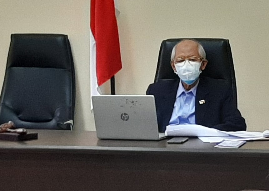 Basoeki, SH.,FCBArb.,FIIArb selaku Wakil Ketua 1/Arbiter menyampaikan materi tentang Limitasi  Pembatalan Putusan Arbritrase yang diselenggarakan secara virtual saat webinar Implikasi Klausula Arbitrase dalam Kontrak Bisnis