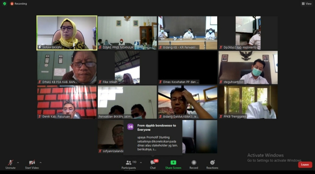  Kepala Perwakilan BKKBN Provinsi Jawa Timur didampingi Bapak Yono Wasis melakukan kunjungan dan audiensi ke kantor TVRI Jawa Timur.SP/ Patrik Cahyo 