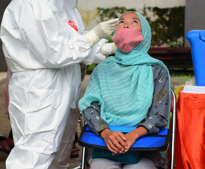 Pekerja luar kota yang masuk Surabaya akan diminta hasil swab PCR dan Kadim Jatim nilai akan beratkan pengusaha dan karyawan.