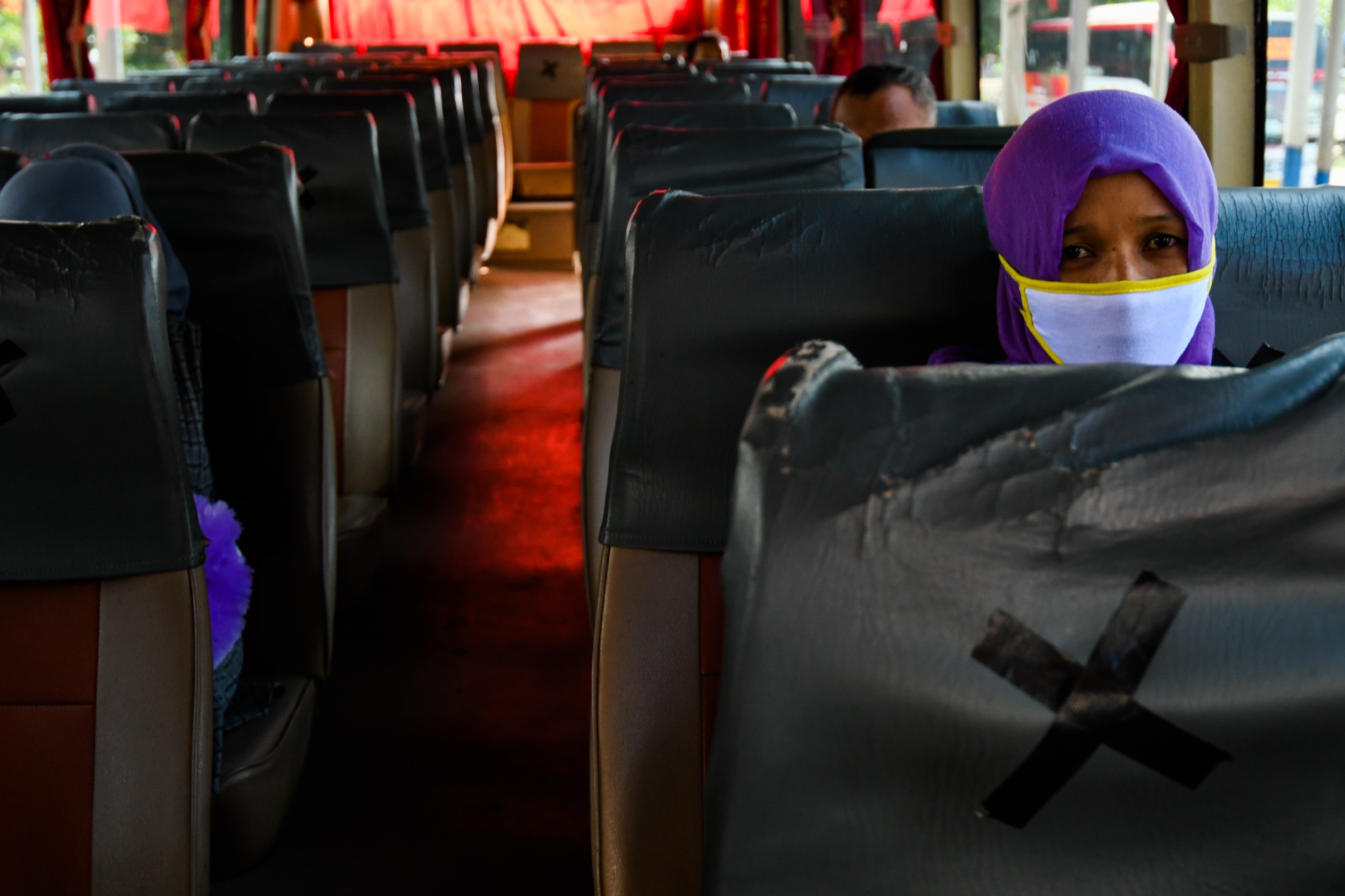  Penumpang naik KA jarak jauh saat larangan mudik berlangsung. PT KAI (Persero) Daop 7 Madiun telah melayani sebanyak 4.263 penumpang. SP/DAOP7