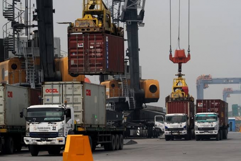 Impor Jatim masih didominasi oleh bahan baku penolong dengan nilai 1,63 miliar dollar AS yang memberikan kontribusi sebesar 76,57 persen.SP/KOMINFO JATIM