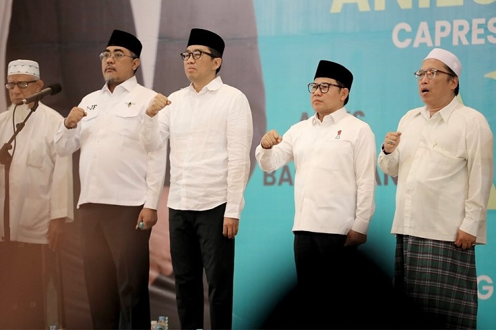 Momen Muhaimin Iskandar alias Cak Imin saat silahturahmi dengan Kiai Kampung seluruh Probolinggo, Selasa (31/10/2023). Terlihat kehadiran Cak Imin disambut antusias para Kiai Kampung di Probolinggo.