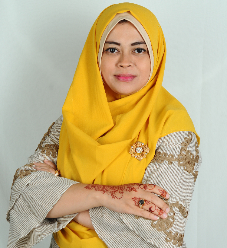 Esti Nalurani Bendahara Umum BPD HIPMI Jawa Timur, Ketua Departemen Pendidikan Kadin Surabaya