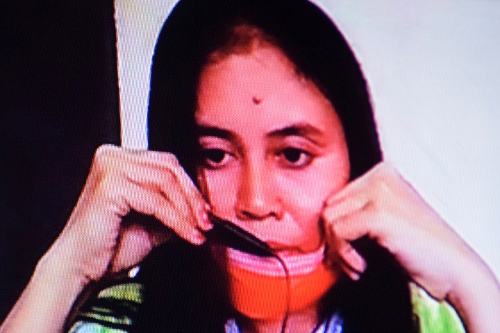 Terdakwa saat menjalani sidang secara daring di Pengadilan negeri Surabaya. SP/Patrik Cahyo