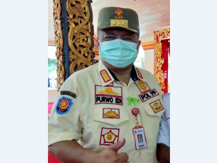 Purwo Edy prasetya kepala Satpol PP Kab. Sumenep (ft. Ainur Rahman/ SP)
