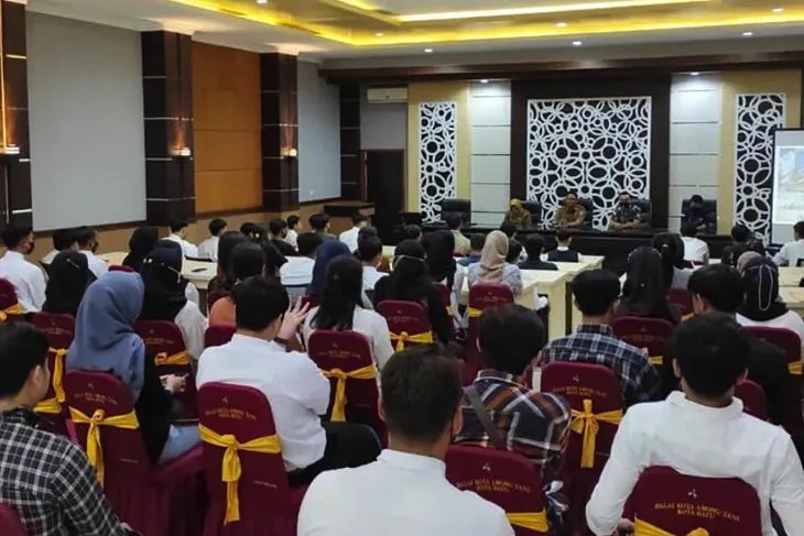 Proses perekrutan tenaga kerja yang diinisiasi Dinas Tenaga Kerja Kota Batu dengan sektor swasta di Kota Batu, Senin (13/3/2023). Foto: Pemkot Batu.