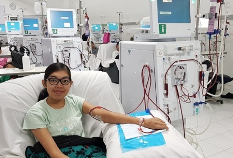 Seseorang yang sedang melakukan cuci darah menggunakan mesin. SP/ SBY