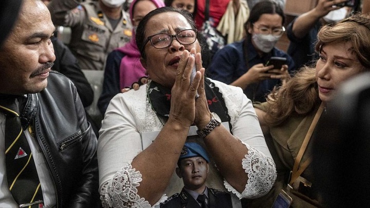 Ibu Brigadir Yosua Hutabarat Rosti Simanjuntak