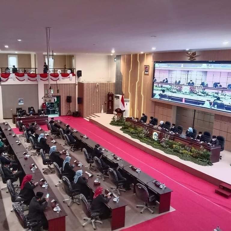 Suasana rapat paripurna Sertijab Bupati. SP/MUHAJIRIN KASRUN