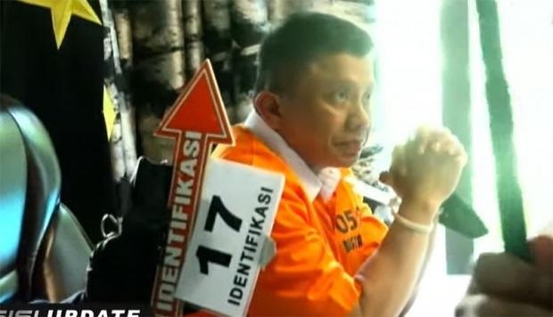 Ekspresi Ferdy Sambo saat rekonstruksi Selasa (30/8/2022), tertangkap tersenyum tipis sambil duduk di bekas ruang kerjanya di rumah dinas Kadiv Propam di Duren Tiga, Jakarta.