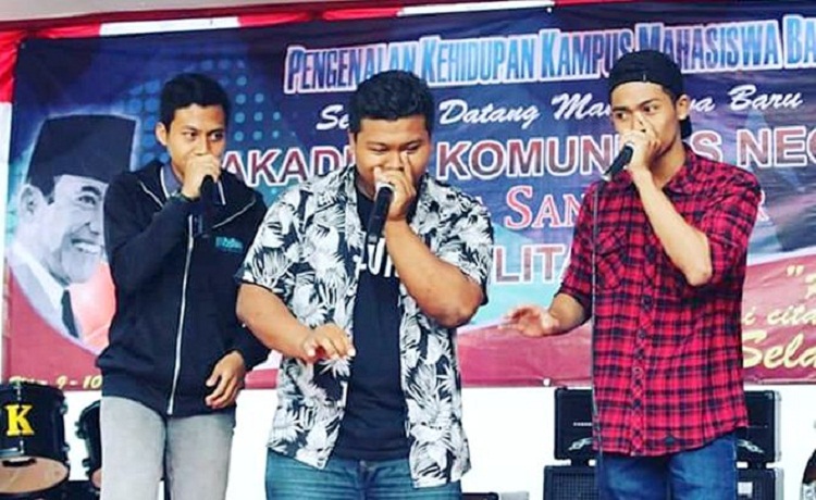 Gema saat beraksi menunjukkan skill di salah satu kompetisi beatbox. SP/ BLT